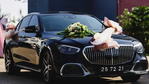Etkinlik ulaşımı — süslenmiş VIP araç